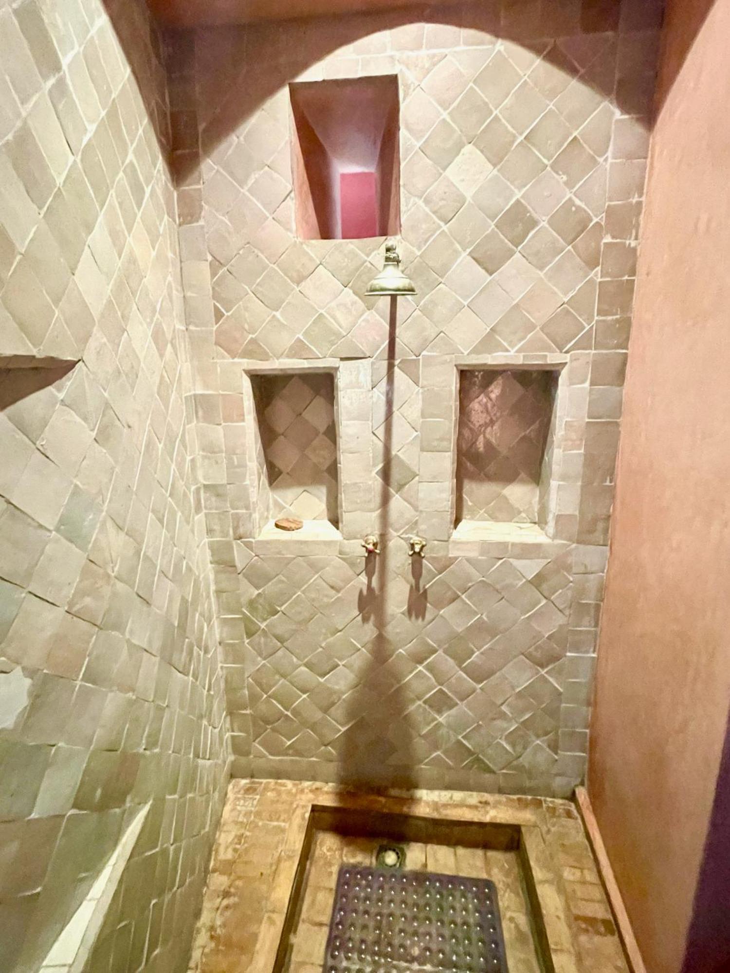 Exclusive And Stylish 4-Bedroom Riad With Plunge Pool Marrákes Kültér fotó